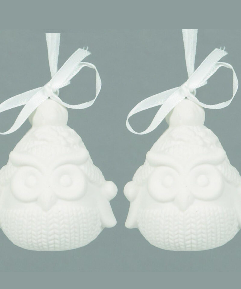Toyland Pack of 2 - Ceramic White Owl Tree Ornaments With Detailed Wolly Jumper And Hat - Perfect Christmas Tree Decoration